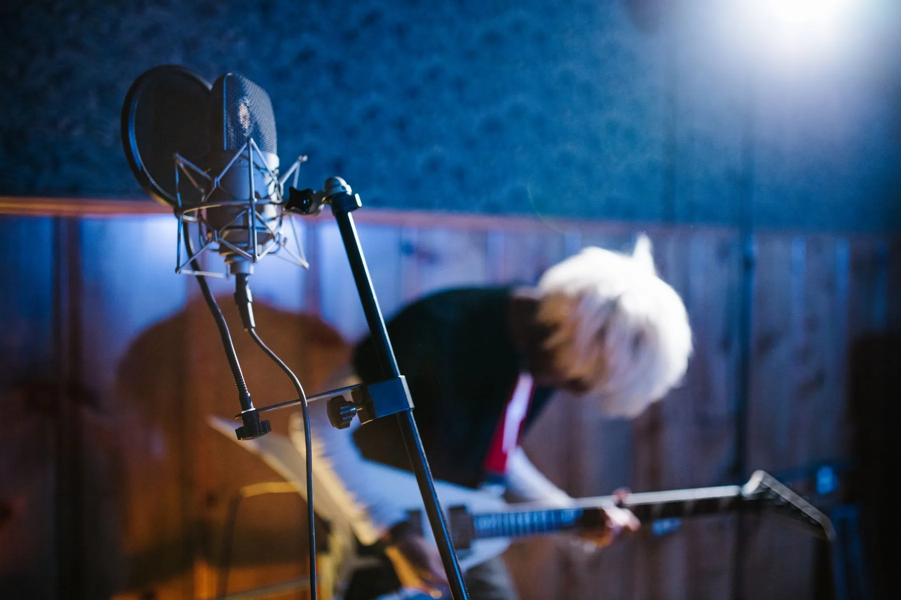 Blues guitarist in the studio Blues guitarist in the studio