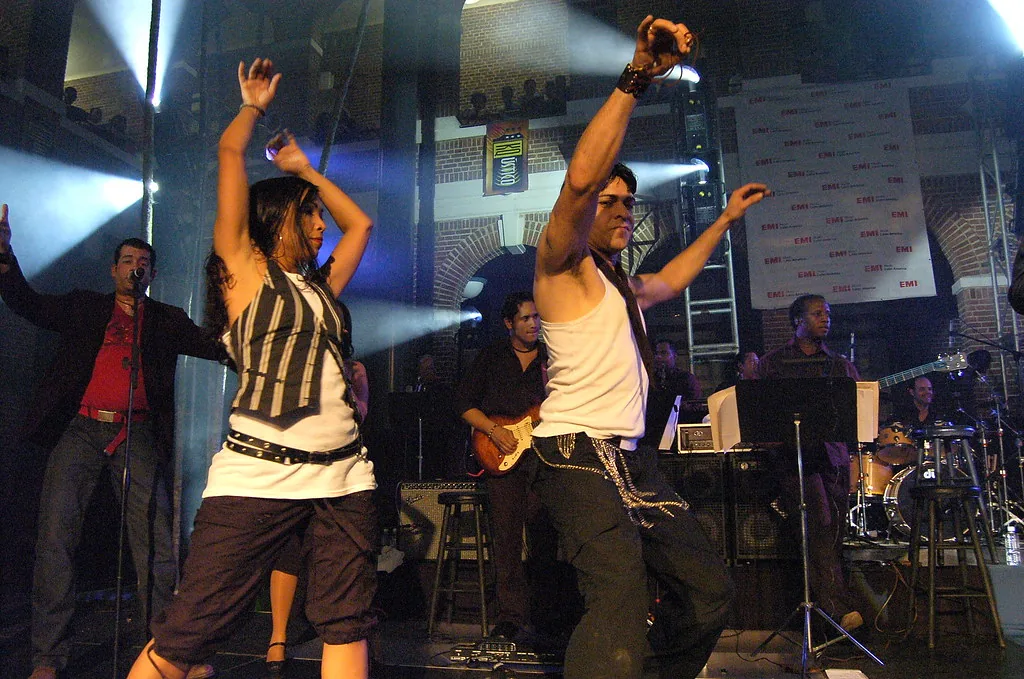 Danseurs de hip-hop sur scène Danseurs de hip-hop sur scène