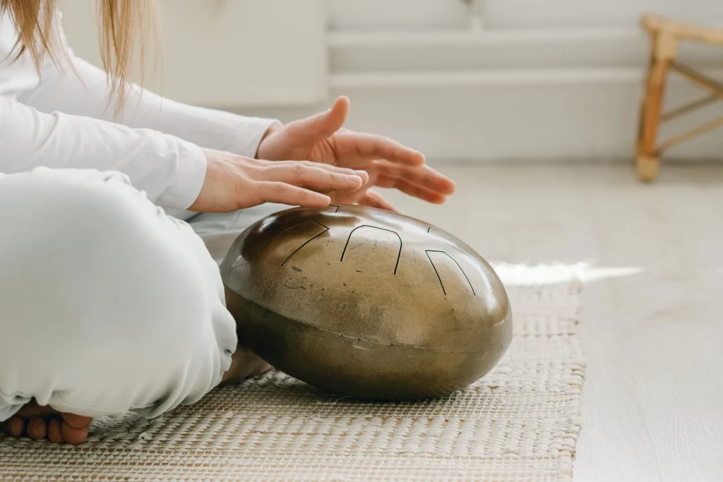 What Are the Benefits of the Tongue Drum in Music Therapy?